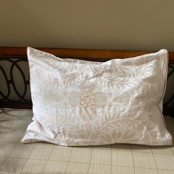 Anthropologie White and  Gold Floral Pillow Sham - Picture 4 of 5